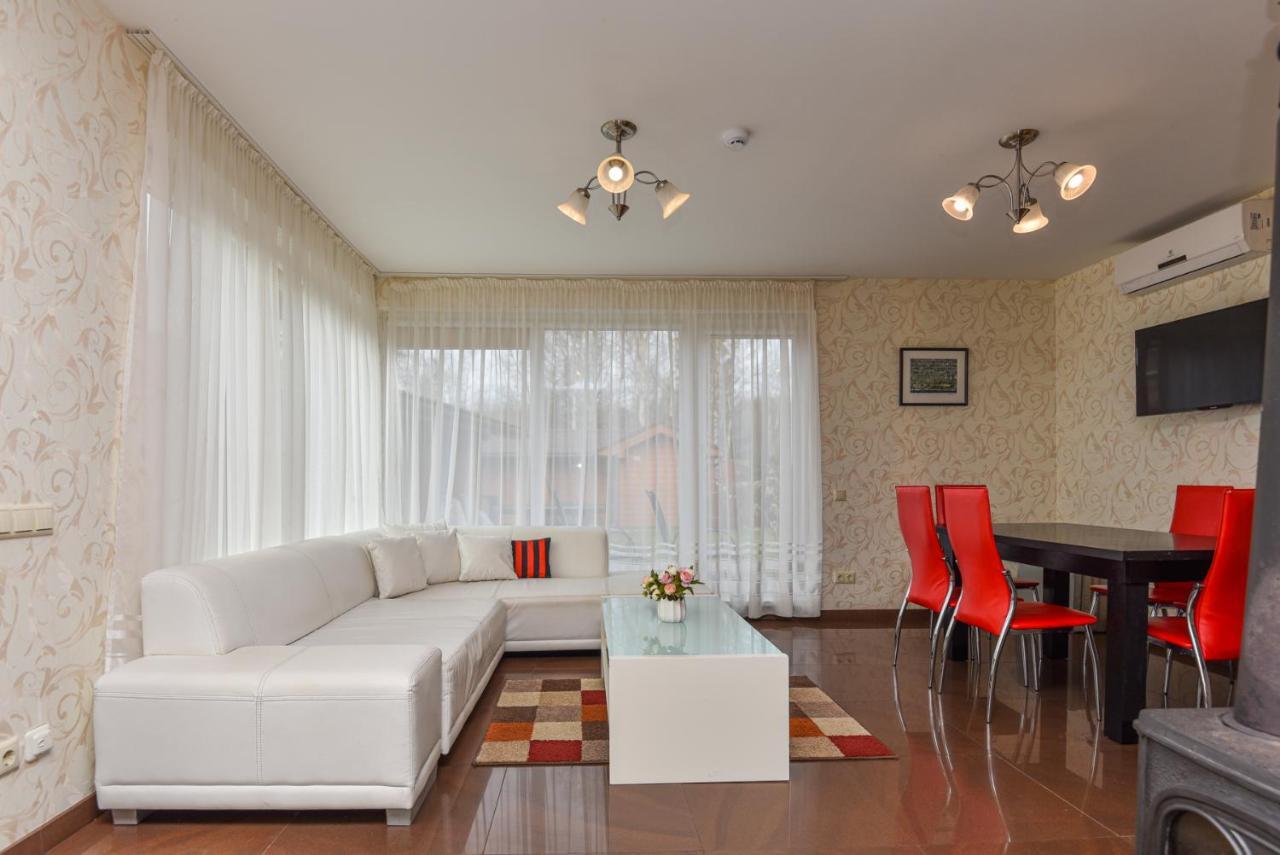 Guest House Pasaulio Krastas 팔랑가 외부 사진
