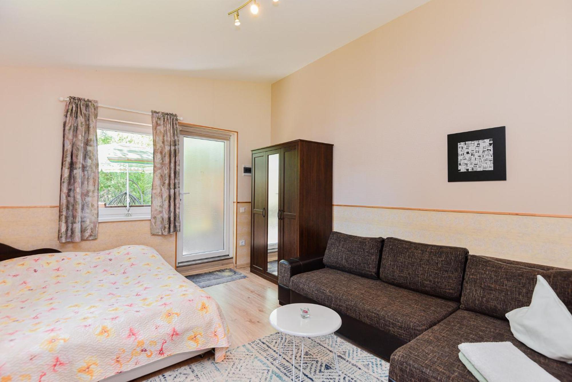 Guest House Pasaulio Krastas 팔랑가 외부 사진